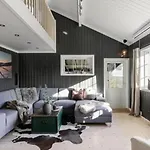With Ski-inout And Hot Tub In Fagerasen Holiday home Trysil