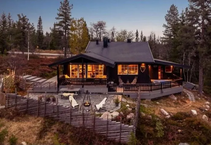 With Ski-inout And Hot Tub In Fagerasen Semesterbostad Trysil
